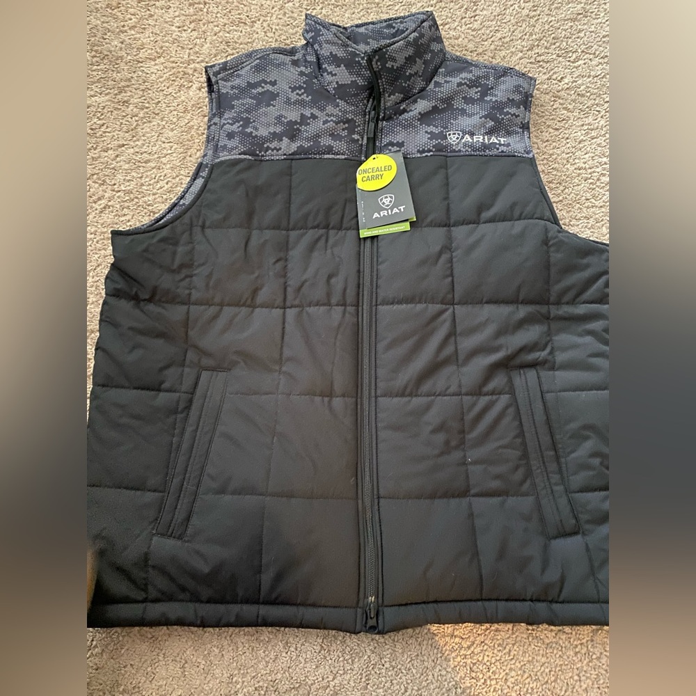 Mens Ariat conceal carry vest